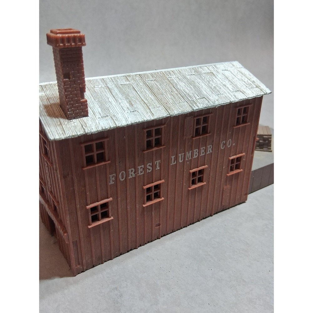 HO SCALE TRAIN SIDING FOREST LUMBER COMPANY DIORAMA BUILDING WORKING SWITCHES - Picture 8 of 13